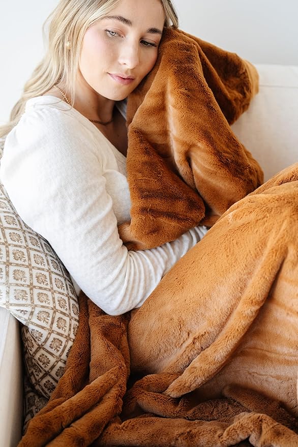 SARANONI Oversized Luxury Blanket | Breathable Super Soft, Lush, Plush Comfy Blankets for Adults | Camel - X-Large 60” x 80”