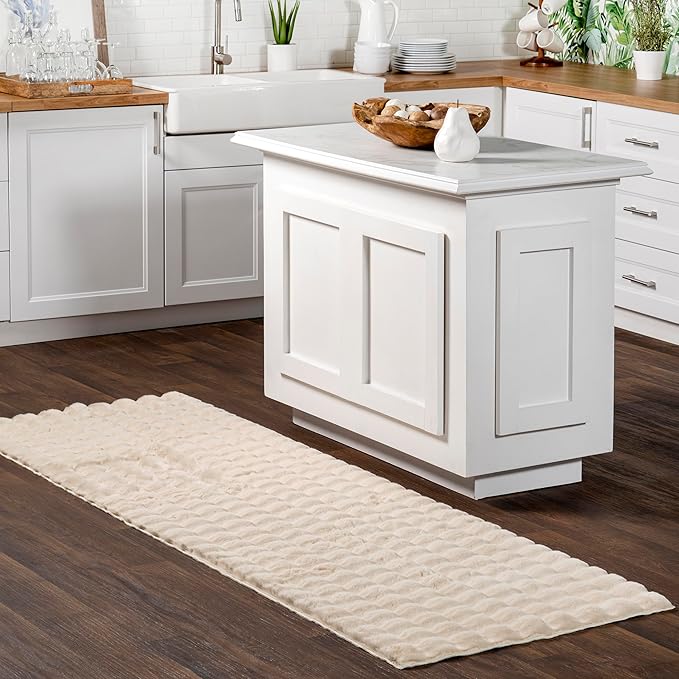 nuLOOM Jeni Beige, 2'6" x 10', Solid Faux Rabbit, Fluffy and Cozy, High Traffic, Stain Resistant, Easy Clean, Durable Washable Runner for Bedroom, Living Room, Dining, Den, Foyer, Entryway