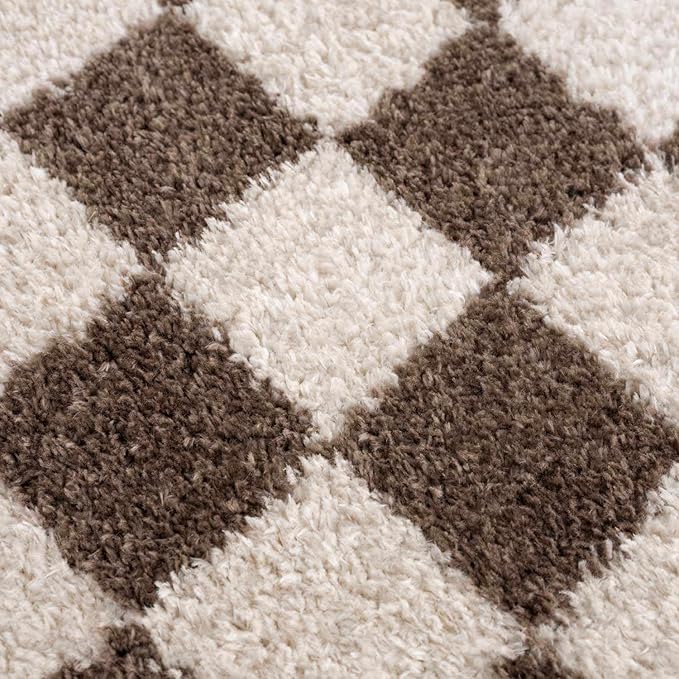 BoutiqueRugs Canika Modern Checkered Shag Runner Rug - High Pile Fluffy Shaggy Carpet for Hallway, Nursery, Playroom, Girls Boys Room - Machine Washable - Peach, Dark Brown - 2'7" x 7'3" (2x8)