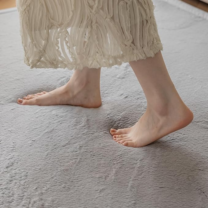 Loartee Faux Rabbit Fur Rug - 1.18" Thick Soft Fluffy Area Rug, Non-Slip Memory Foam Crawling Mat, Light Gray, 71"x78"