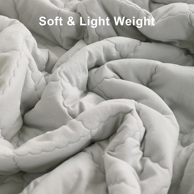 BEDSUM 100% Brushed Microfiber Down Alternative Toddler Comforter, Ultra Soft Lightweight and Warm Breathable Crib Quilted Blanket for Nursery Stroller Bed, 39x47 Inches, Light Grey