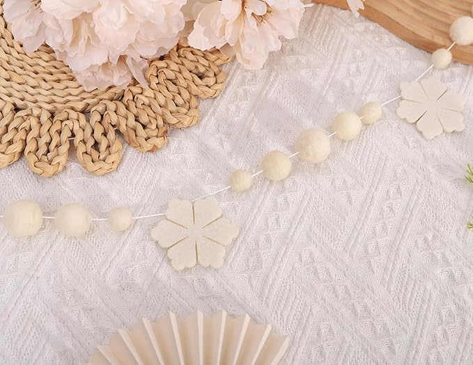 Felt Snowflake Garland – Cream White Winter Garland with Wool Balls, Neutral Christmas Mantle Decor, Scandinavian Snow Banner for Holiday Party, Nursery or Fireplace Decoration
