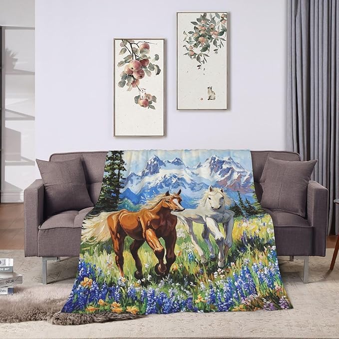 Horse Blanket Horses Decor Throw Blanket Super Soft Flannel Lightweight Fluffy Plush Fuzzy Fleece Animals Blanket Gifts for Horse Lover Girl Woman Boys Kids Adults Man for Bed Sofa 40"X50"