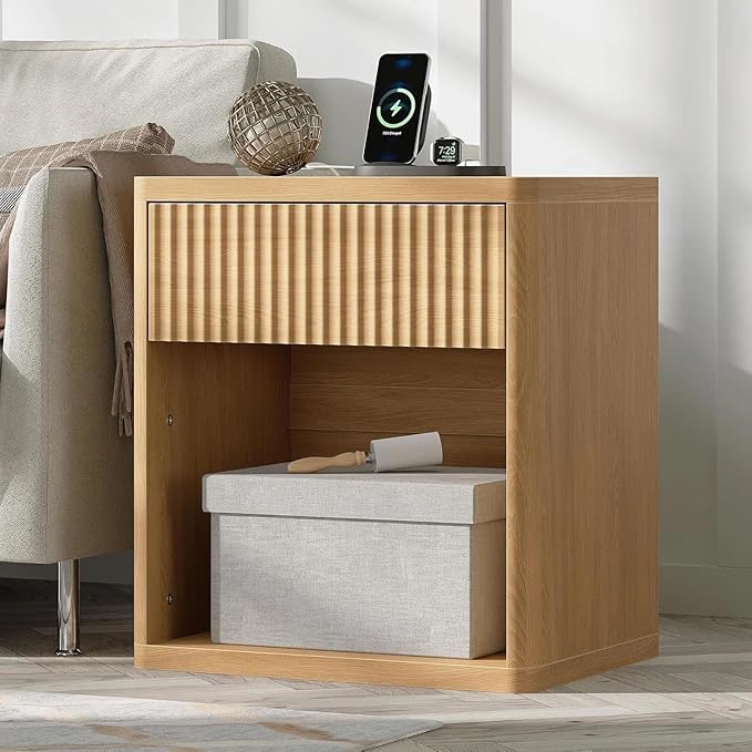 Fluted Nightstand with Charging Station, 21.7" Wide Modern Bedside Table with 1 Drawers Open Storage Cabinet, Wooden End Table for Bedroom, Natural Oak