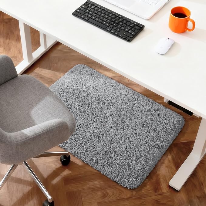 Merelax Fluffy Shaggy Small Area Rug, Grey 2x4 Runner Rugs for Bedside Christmas Home Decor, Mini Fuzzy Plush Throw Rug, Soft Non-Slip Entryway Gray Shag Catpet for Livingroom Holiday Aesthetic