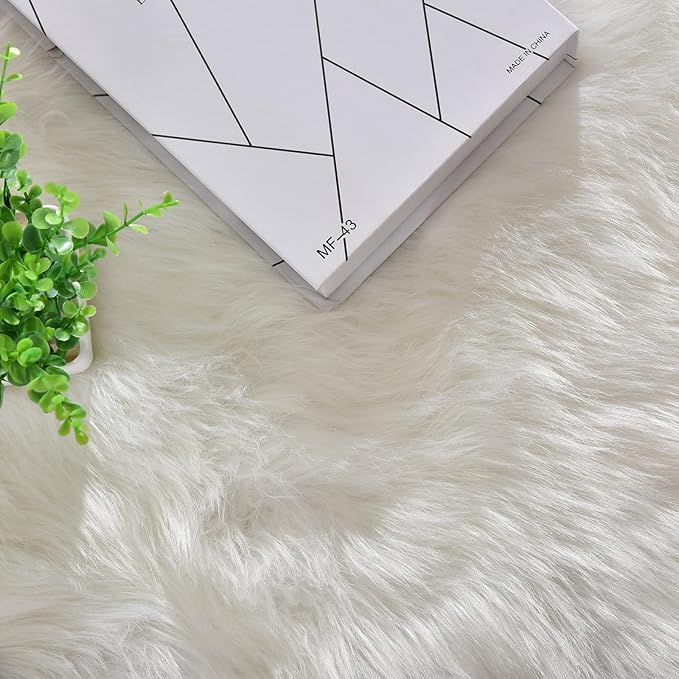 White Faux Sheepskin Shaggy Fur Rug for Living Room Soft Plush Machine Washable Fluffy 4x6 Area Rugs for Bedroom Nursery Rug