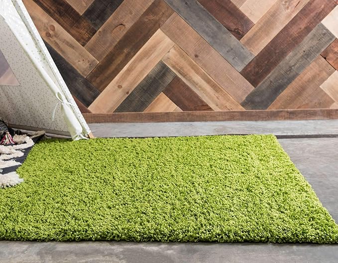 Unique Loom Solid Shag Collection Area Rug (5' 1" x 8' Rectangle, Grass Green)