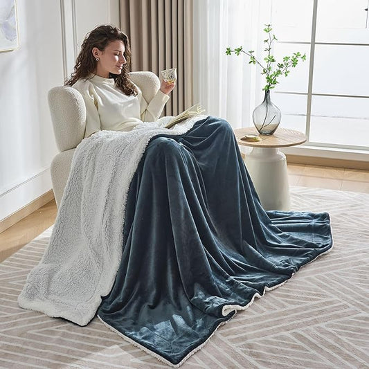 NANPIPER Warm Sherpa Blanket for Couch, Soft Fleece for Winter, Fuzzy Plush Small Throw Gift for Baby, Forest Green 30x40 Inches