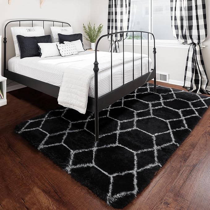 ONASAR Area Rugs for Bedroom Living Room, Fluffy 4x6 Black and White Rug, Geometric Washable Shaggy Plush Bedside Indoor Floor Carpet for Nursery Kids Teens Girls Boys Dorm Home Office Decor