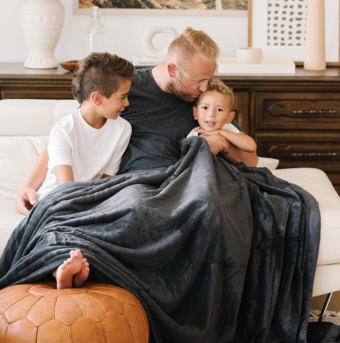 SARANONI Oversized Luxury Blanket | Breathable Super Soft, Lush, Plush Comfy Blankets for Adults | Charcoal - X-Large 60” x 80”