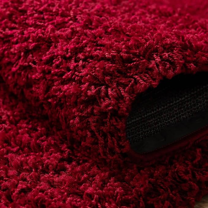 Unique Loom Solid Shag Collection Area Rug (6' 1" Round, Cherry Red)