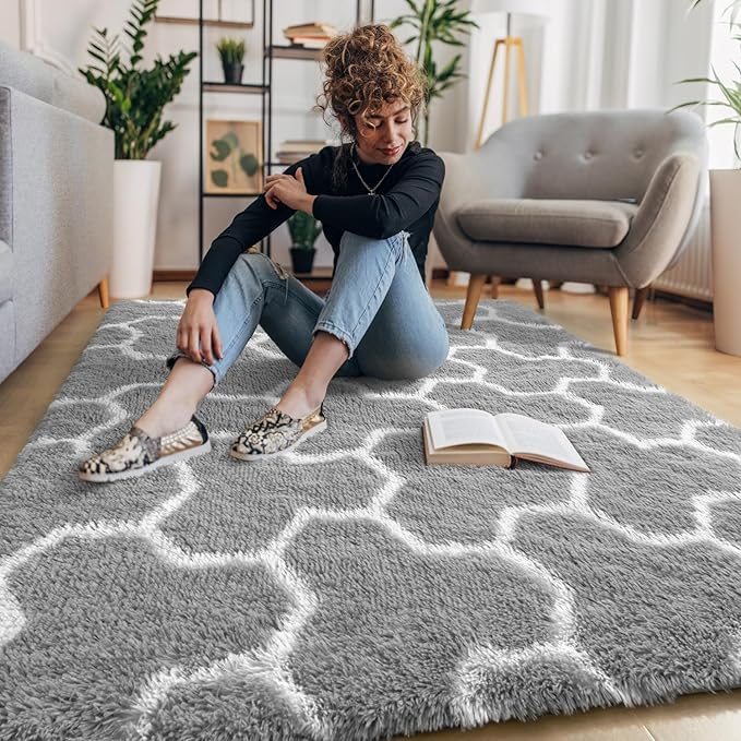 EVOIONOS Ultra Soft Area Rug for Bedroom, 4x6 Grey and White Geometric Pattern Washable Fluffy Shag Rug for Living Room, Plush Non Slip Carpet for Indoor Floor Nursery Kids Dorm Home Decor Aesthetic