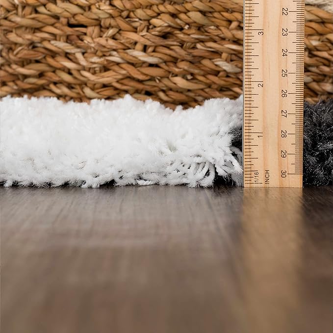 BoutiqueRugs Atira Black and White Modern Checkered Shag - High Pile Fluffy Shaggy Carpet -Kids Room, Nursery, Living Room, Bedroom, Playroom, Dorm Room - White, Black - 4' x 6'
