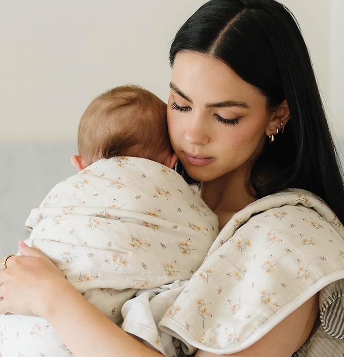 Oilo Baby Blanket, Luxury Plush Chenille Backing & Organic Cotton Jersey Print, Double Layered, 30" x 40", Rolled Jersey Edge Trim, Infant & Toddler Size, Heirloom Organic Collection, Dainty Floral
