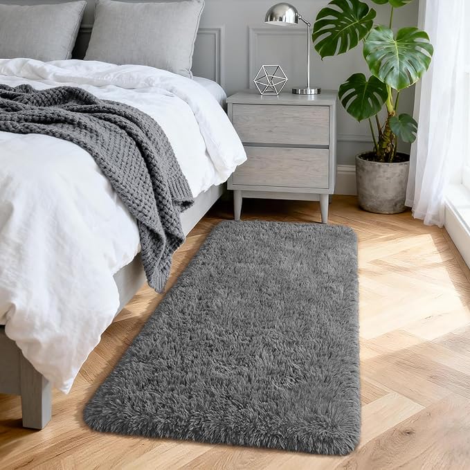 Merelax Fluffy Shaggy Small Area Rug, Deep Grey 2x4 Runner Rugs for Bedside Christmas Decor, Mini Fuzzy Plush Gray Throw Rug, Soft Non-Slip Entryway Shag Catpet for Livingroom Holiday Home Aesthetic