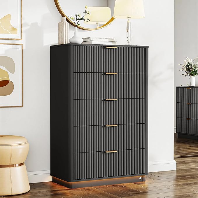 Fluted Dresser for Bedroom with 5 Drawers, 31.5" Wide Modern Chest of Drawers with Lighting, Wooden Dresser TV Stand with Curved Edges, Closet Organizer for Living Room, Hallway,Black