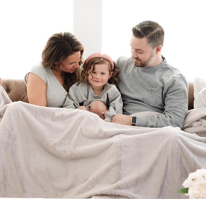 SARANONI Oversized Luxury Blanket | Breathable Super Soft, Lush, Plush Comfy Blankets for Adults | Feather - X-Large 60” x 80”