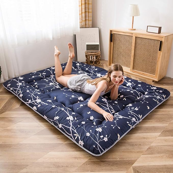 MAXYOYO Navy Floral Printed Japanese Floor Mattress Rustic Style Futon Mattress Foldable Bed Roll Up Camping Lounger Couches and Sofas Mattress Topper Twin Size