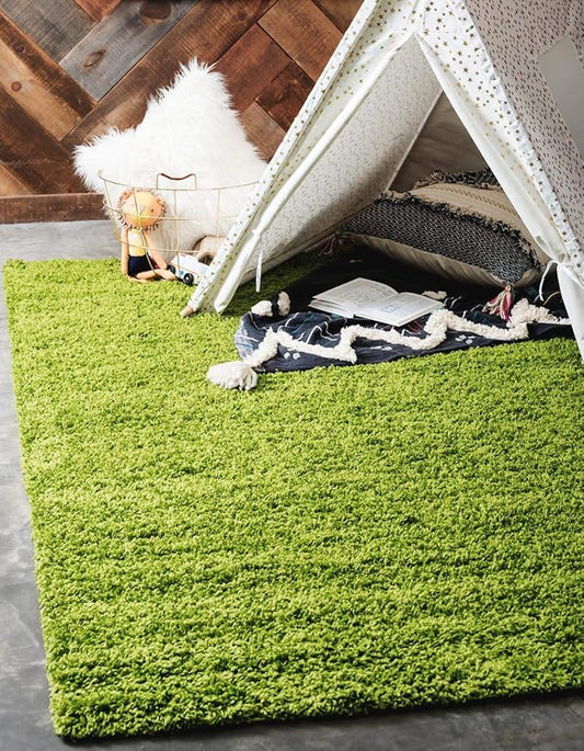 Unique Loom Solid Shag Collection Area Rug (3' 3" x 5' 3" Rectangle, Grass Green)