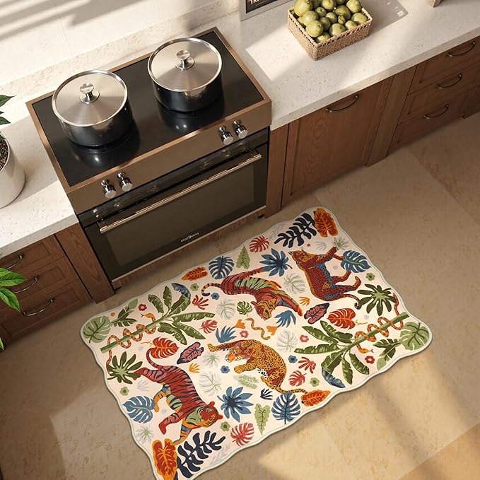 LEEVAN Washable Tiger Rug 2x3 Bathroom Rugs Non Slip Scalloped Beige Entryway Mat Leopard Front Door Mat Low Pile Rug Pad for Porch Soft Jungle Laundry Mat