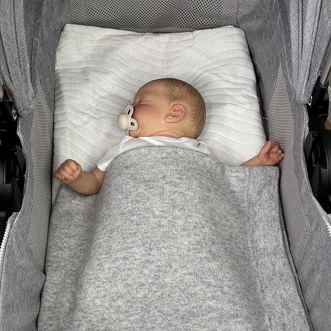 Jet&Bo BABY 100% Cashmere Baby Blanket Luxe Knit Design in Light Gray - 32" x 40" - Ultra Soft, Hypoallergenic & Temperature Regulating - Gift Box and Card Included
