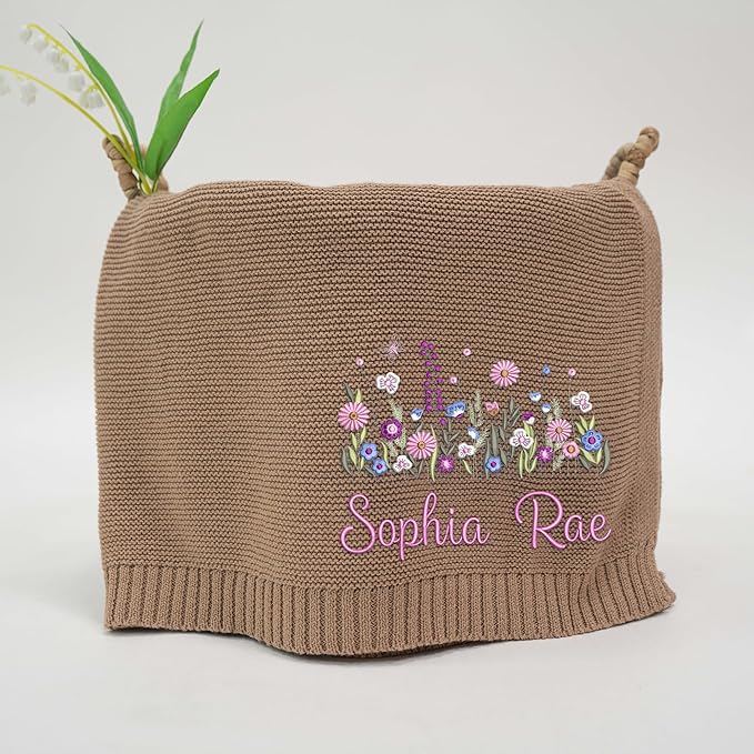 Wildflower Nursery Quilt Blanket with Ruffle Edge – Custom Embroidered Floral Name Blanket, Personalized Newborn Gift for Girls, Soft Keepsake for Baby Shower