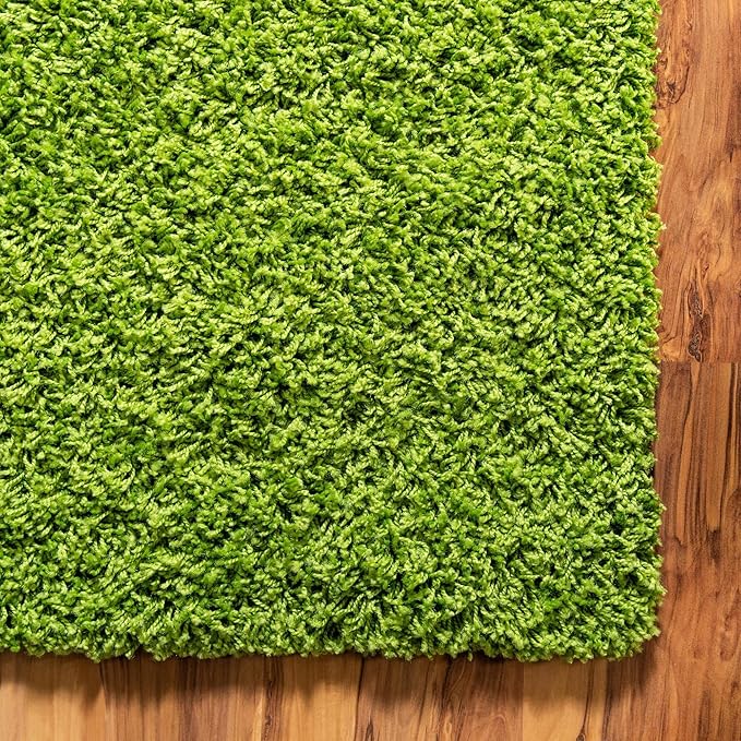 Unique Loom Solid Shag Collection Area Rug (2' 7" x 10' Runner Grass Green)