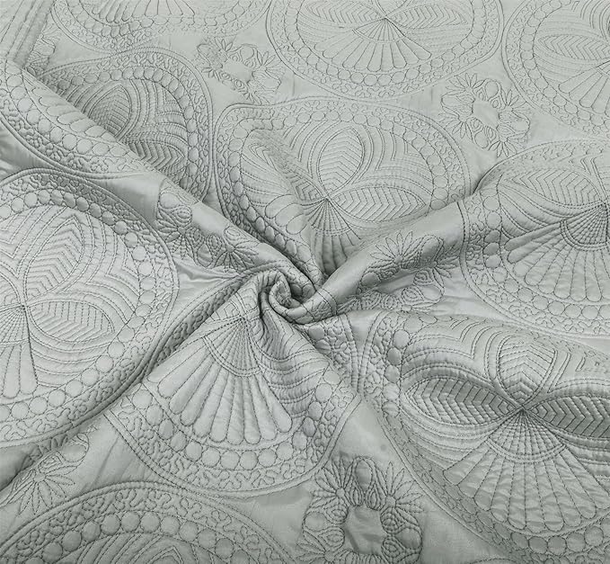 MONOBLANKS Baby Quilt Personlized Monogram Lightweight Embossed Scalloped Throw Blanket Four Seasons (Gray)