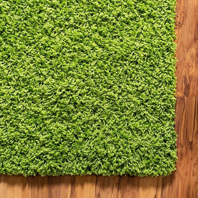 Unique Loom Solid Shag Collection Area Rug (2' 7" x 10' Runner Grass Green)