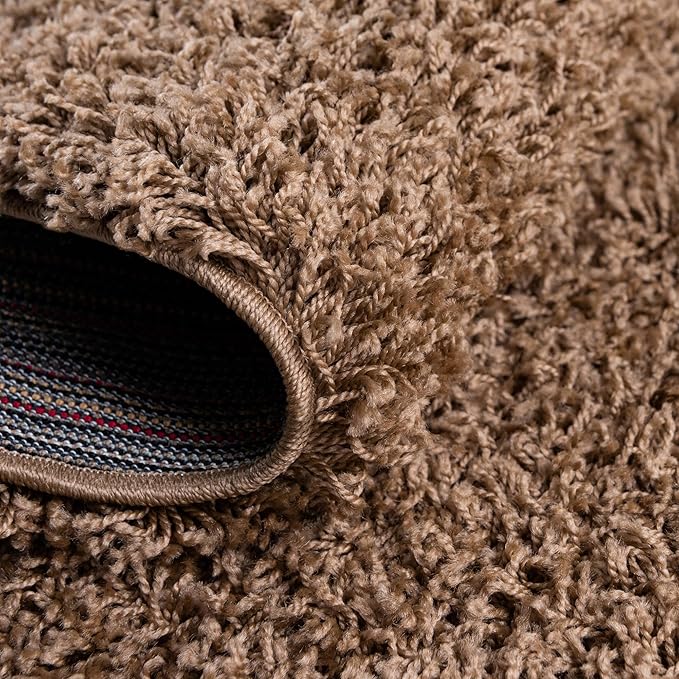 Unique Loom Solid Shag Collection Area Rug (6' 1" Round, Sandy Brown)