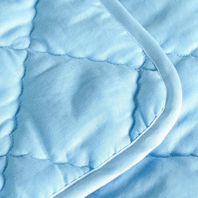 FLXXIE Machine Washable Microfiber Down Alternative Oversized Toddler Comforter, Super Soft and Lightweight Kids Crib Quilted Blanket for Stroller, Travel, 43x60 Inches, Aqua