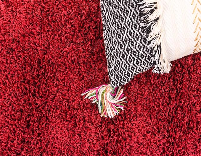 Unique Loom Solid Shag Collection Area Rug (5' 1" x 8' Rectangle Cherry Red)