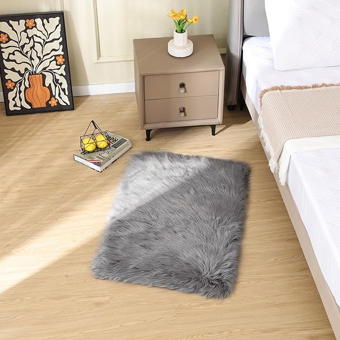 Light Silver Gray Faux Washable Shaggy Fur Rugs for Bedroom Plush Area Rugs for Living Room 2x3 Nursery Rug Home Room Décor