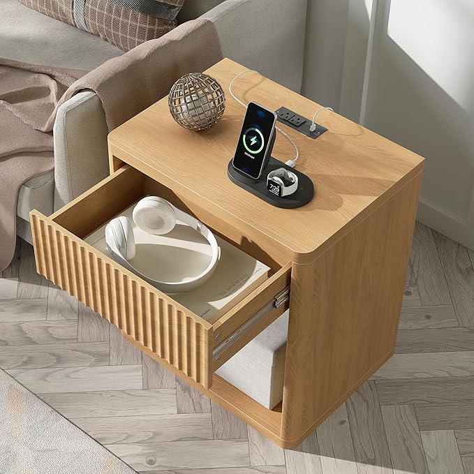 Fluted Nightstand with Charging Station, 21.7" Wide Modern Bedside Table with 1 Drawers Open Storage Cabinet, Wooden End Table for Bedroom, Natural Oak