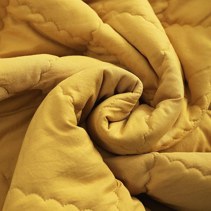 FLXXIE Machine Washable Microfiber Down Alternative Oversized Toddler Comforter, Super Soft and Lightweight Kids Crib Quilted Blanket for Stroller, Travel, 43x60 Inches, Yellow