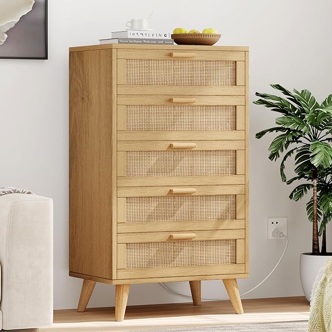 Rovaurx 5 Drawer Dresser for Bedroom, Rattan Chest of Dressers with Charging Station, Modern Dresser Chest with Wooden Handles, Beside Table for Closet, Living Room and Entryway, Natural RDG005M