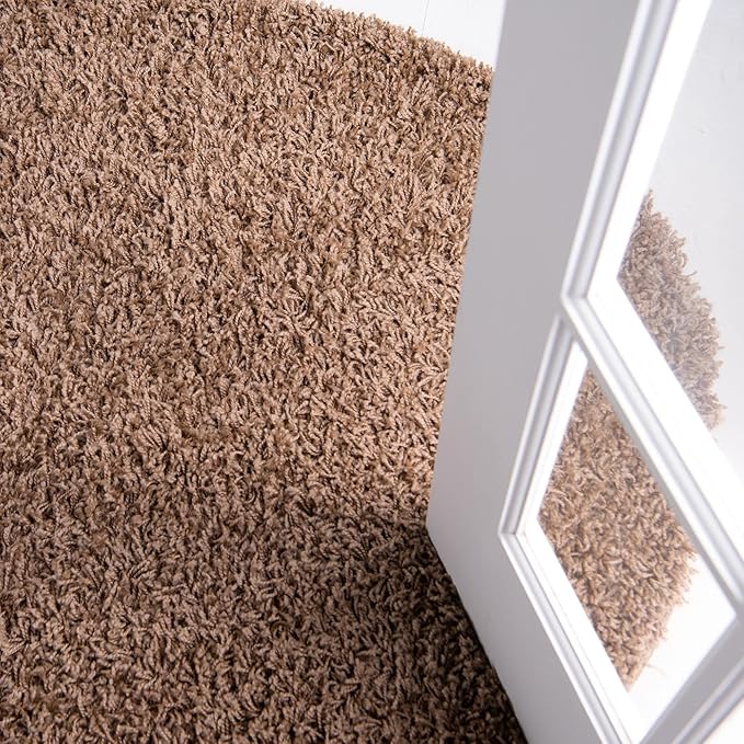 Unique Loom Solid Shag Collection Area Rug (5' 1" Round, Sandy Brown)