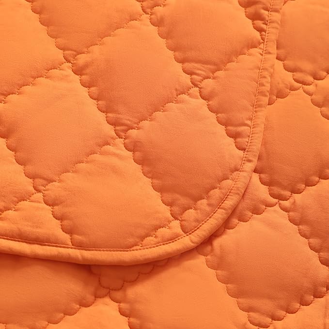 FLXXIE Machine Washable Microfiber Down Alternative Toddler Comforter, Super Soft and Lightweight Kids Crib Quilted Blanket for Stroller, Travel, 39x47 Inches, Orange